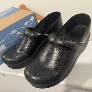 Dansko Black Embossed Mules 8.5
